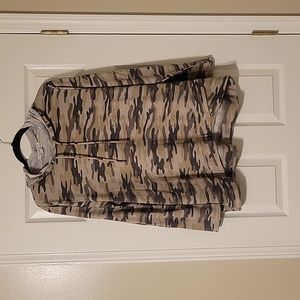 Green Envelope 1X lightweight camo pullover